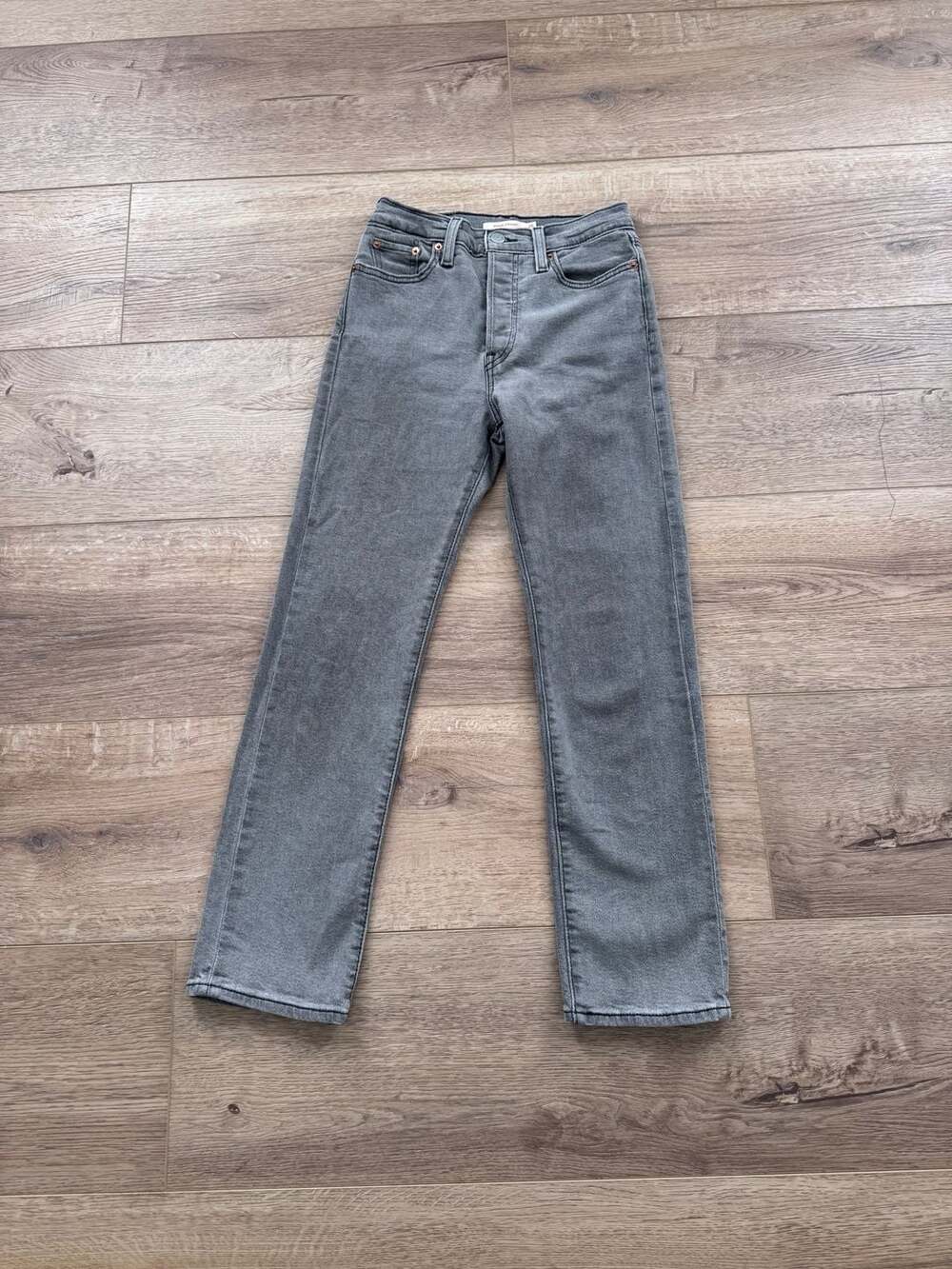 Levi’s Wedgie Straight High Rise Gray Jeans Size 26 Vintage Wash - Picture 2 of 10